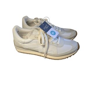 Universal Threads  Sneakers